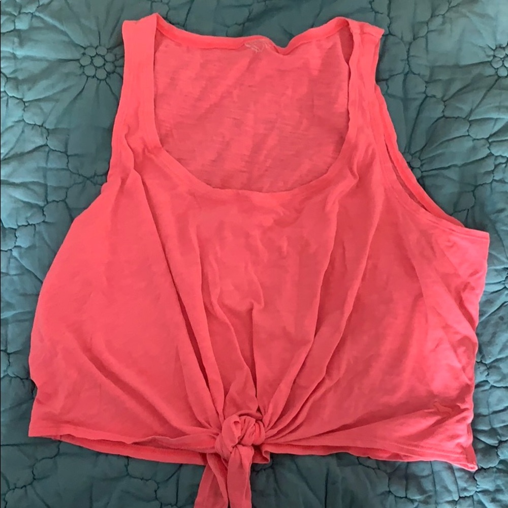 pink tank top